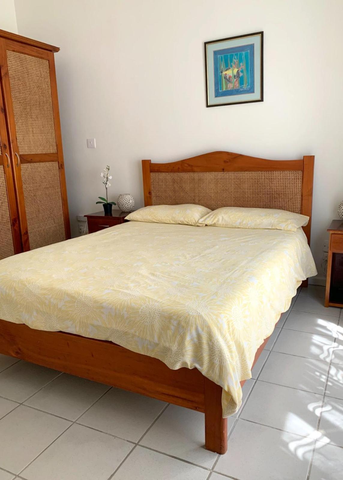 Lovely Beachfront Boutique Apartment *